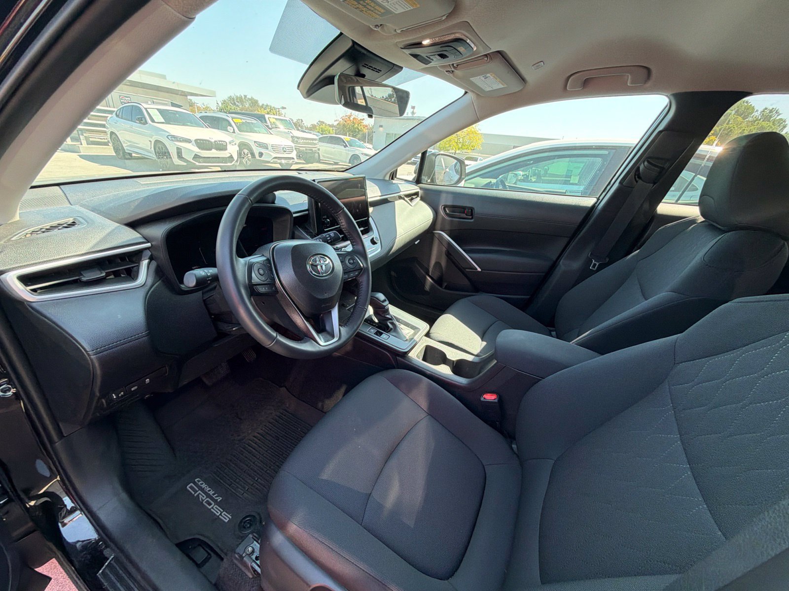 Used 2026 Toyota Corolla Cross LE FWD image 3