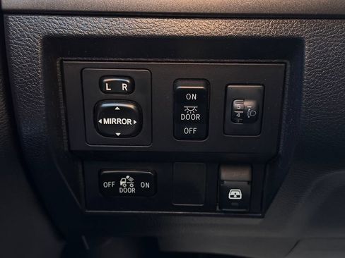 Used 2017 Toyota Tundra SR5 w/ Truck Exterior Package RWD image 25