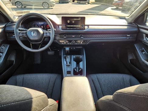 Certified 2025 Honda Accord SE image 8