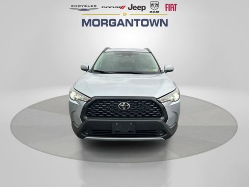 Used 2023 Toyota Corolla Cross LE image 2