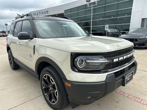 New 2025 Ford Bronco Sport Outer Banks image 1