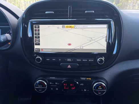 Used 2020 Kia Soul EX image 18