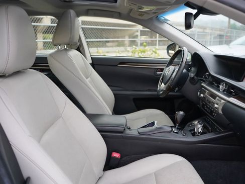 Used 2013 Lexus ES 350 image 24