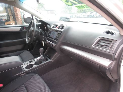 Used 2017 Subaru Outback 2.5i Premium AWD/4WD image 6