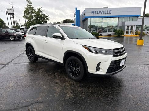 Used 2019 Toyota Highlander SE AWD/4WD image 1