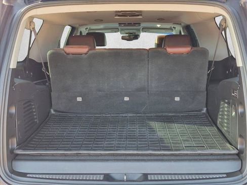 Used 2019 Chevrolet Suburban Premier w/ Premier Plus Edition AWD/4WD image 6