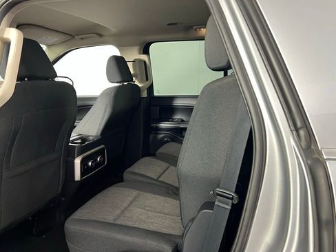 Used 2024 Ford Expedition XLT image 28