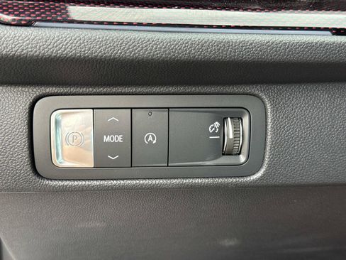 Used 2026 Chevrolet Traverse RS FWD image 30