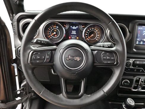 Used 2023 Jeep Gladiator Sport AWD/4WD image 15