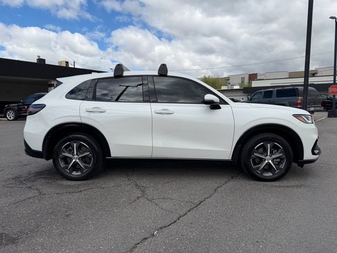 Used 2024 Honda HR-V EX-L image 2