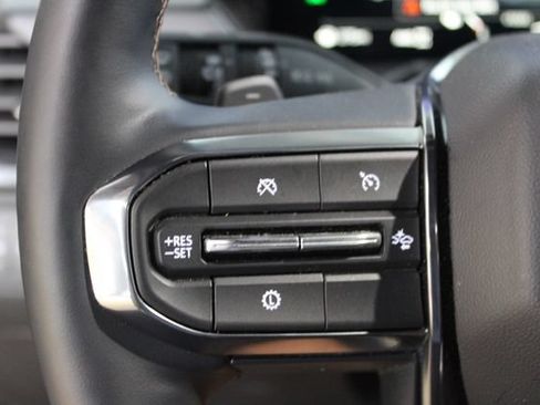 Used 2024 GMC Acadia AT4 w/ Luxury Package AWD/4WD image 16