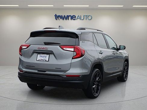 Used 2023 GMC Terrain SLE w/ Driver Convenience Package image 5