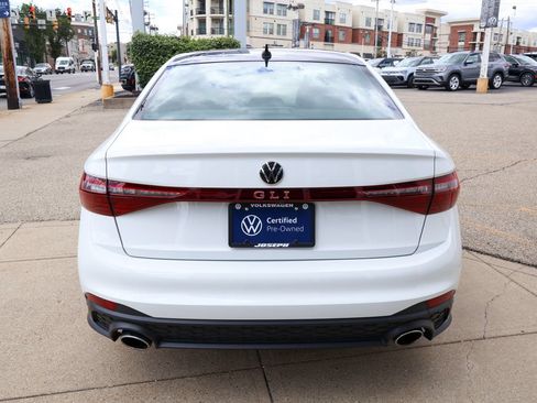 Certified 2025 Volkswagen Jetta GLI Autobahn w/ GLI Black Package FWD image 4