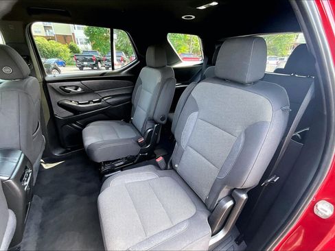 Used 2023 Chevrolet Traverse LT FWD image 24