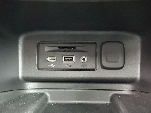 Certified 2024 Chevrolet Equinox Premier image 26