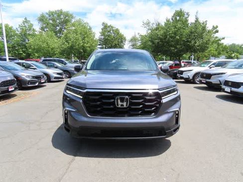Certified 2023 Honda Pilot LX image 6