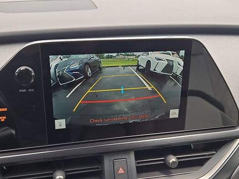 Used 2025 Lexus UX 300h AWD w/ Cold Area Package image 17