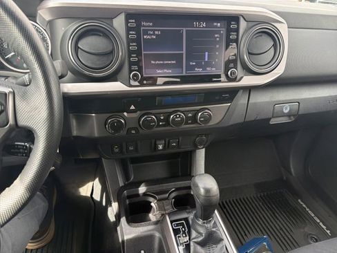 Used 2021 Toyota Tacoma SR5 w/ Trail Edition image 21