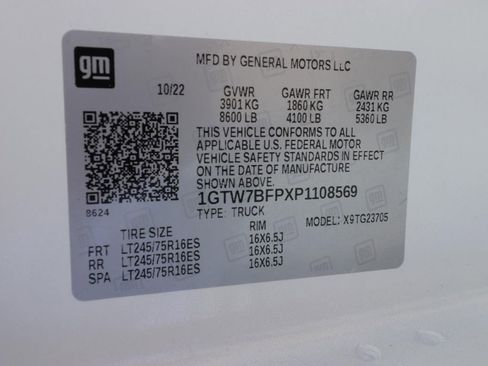 Used 2023 GMC Savana 2500 Extended w/ Driver Convenience Package RWD image 21