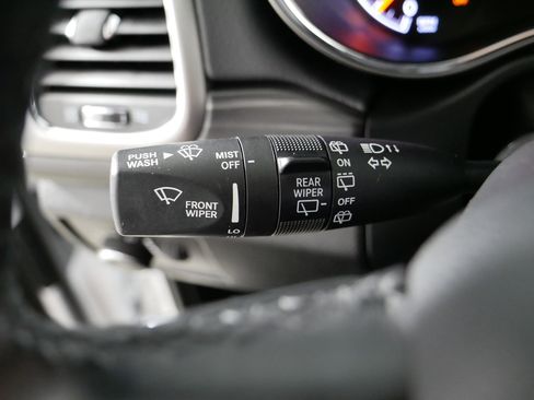 Used 2021 Jeep Grand Cherokee Laredo X AWD/4WD image 32
