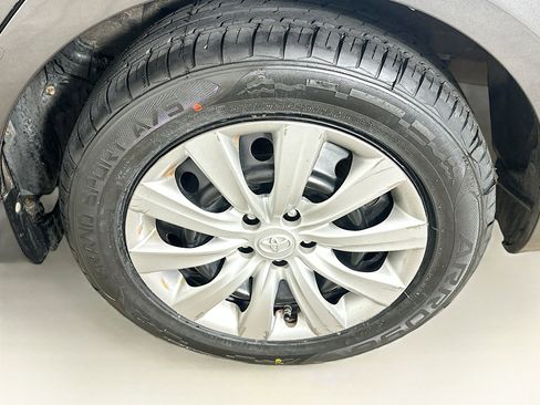 Used 2013 Toyota Corolla LE image 11