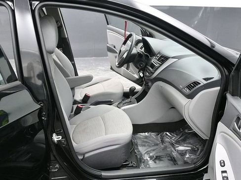Used 2017 Hyundai Accent SE image 12