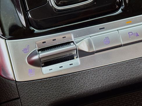 Used 2024 Kia Carnival SX Prestige FWD image 5