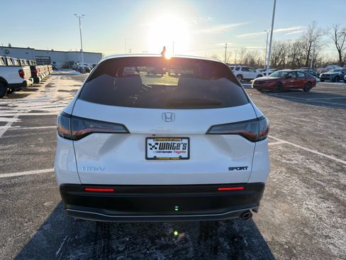 Used 2025 Honda HR-V Sport image 5