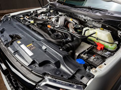 Used 2025 Ford F450 Platinum w/ Platinum Plus Package image 40