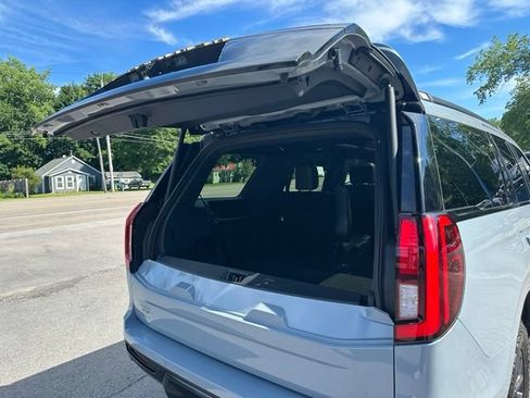 Used 2025 Ford Expedition Tremor AWD/4WD image 9