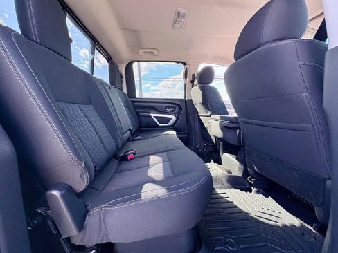 Used 2018 Nissan Titan SV AWD/4WD image 29