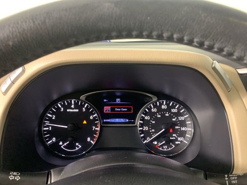 Used 2020 Nissan Rogue SV image 23