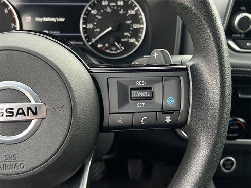 Used 2021 Nissan Rogue SV image 12