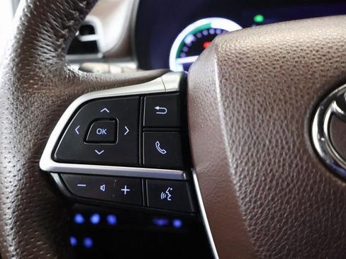 Used 2023 Toyota Sienna Platinum image 21