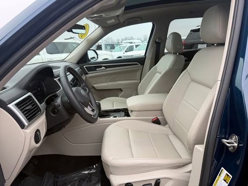 Used 2023 Volkswagen Atlas SE image 5