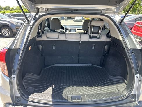 Used 2017 Honda HR-V EX image 9