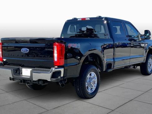 Used 2026 Ford F250 XLT w/ FX4 Off-Road Package image 12