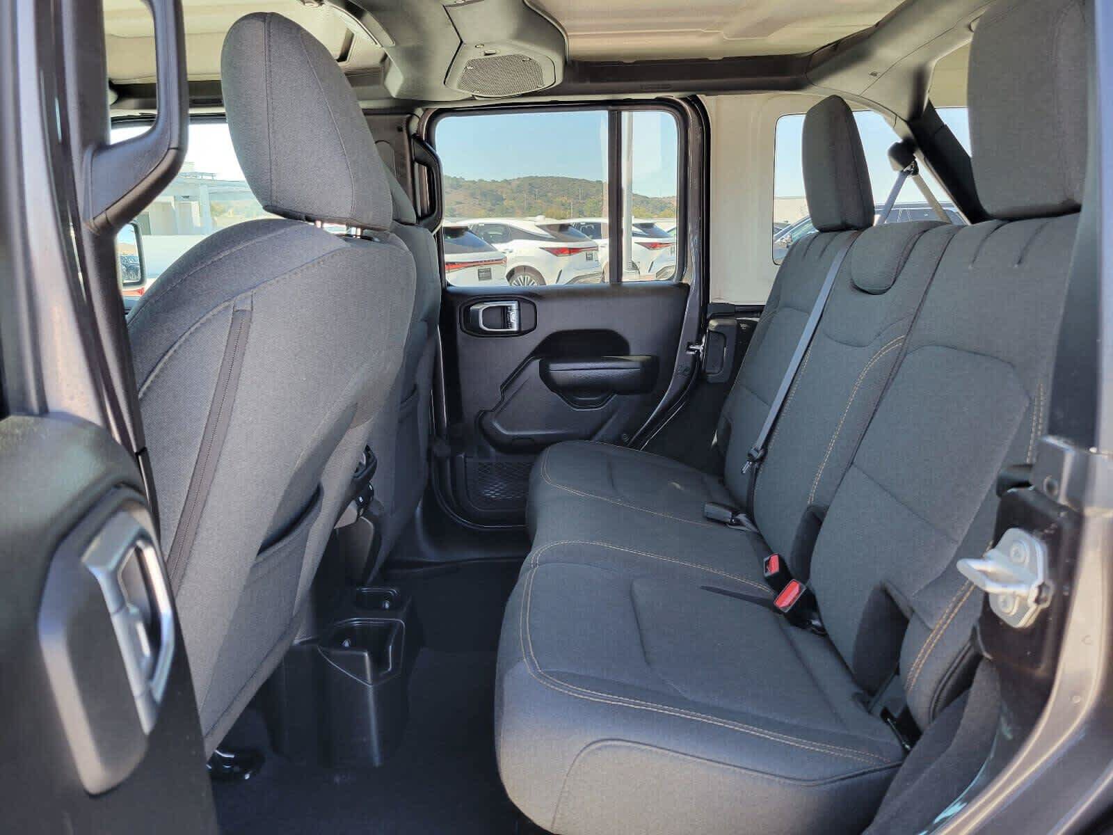 Used 2025 Jeep Wrangler Unlimited Sport AWD/4WD image 16