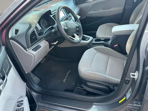 Used 2019 Hyundai Elantra SE FWD image 7