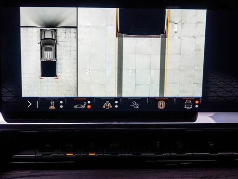 Used 2024 GMC Sierra 1500 SLT w/ SLT Premium Plus Package image 30