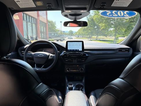Used 2025 Ford Escape ST-Line AWD/4WD image 45