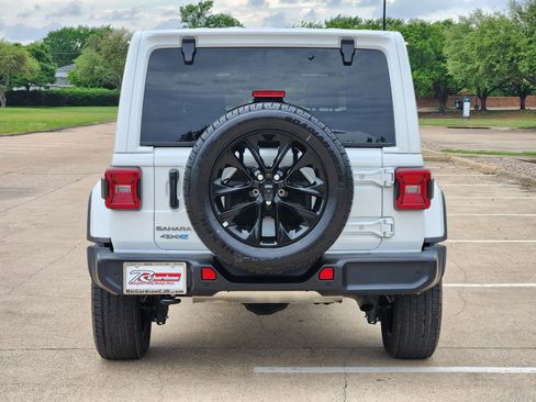 Used 2025 Jeep Wrangler Sahara w/ Safety Group image 5