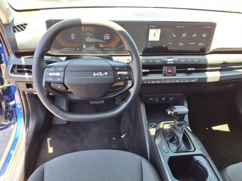 Certified 2025 Kia K4 FWD image 11