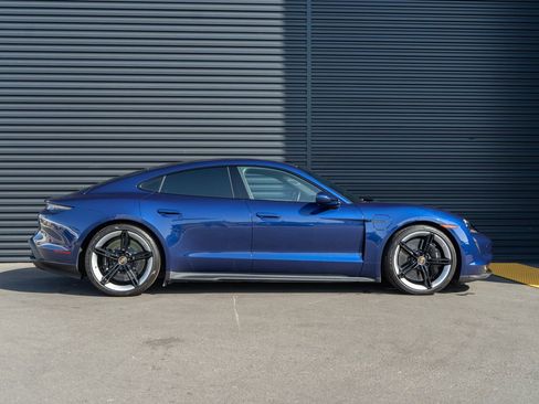 Used 2022 Porsche Taycan Turbo S AWD/4WD image 8