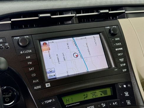 Used 2011 Toyota Prius Five image 14