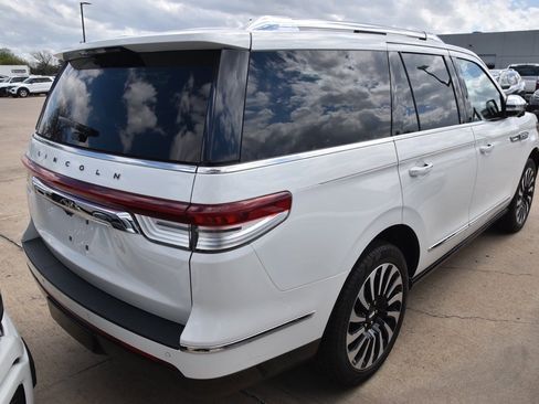 Used 2024 Lincoln Navigator Black Label image 5