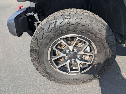 Used 2025 Jeep Wrangler Unlimited Rubicon image 13