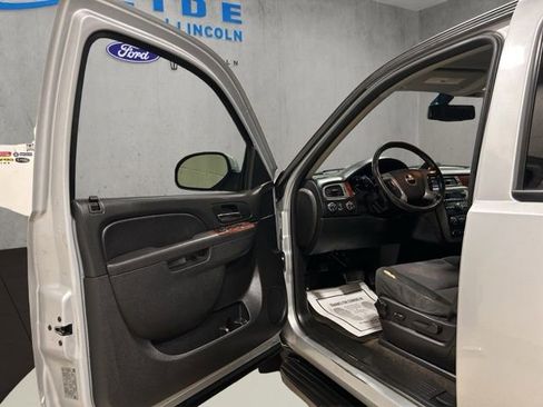 Used 2014 GMC Yukon XL SLE AWD/4WD image 10