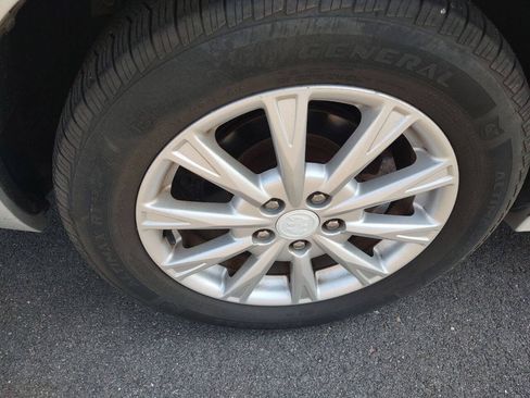 Used 2010 Buick Lucerne CXL w/ Driver Confidence Package FWD image 29