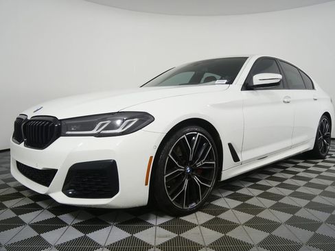 Used 2023 BMW 530i w/ M Sport Package image 7